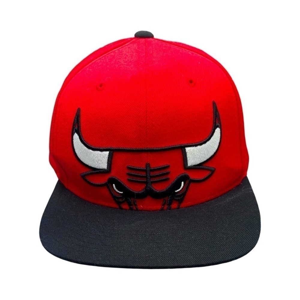 Mitchell & Ness Vintage Chicago Bull Red NBA Ball Cap SnapBack